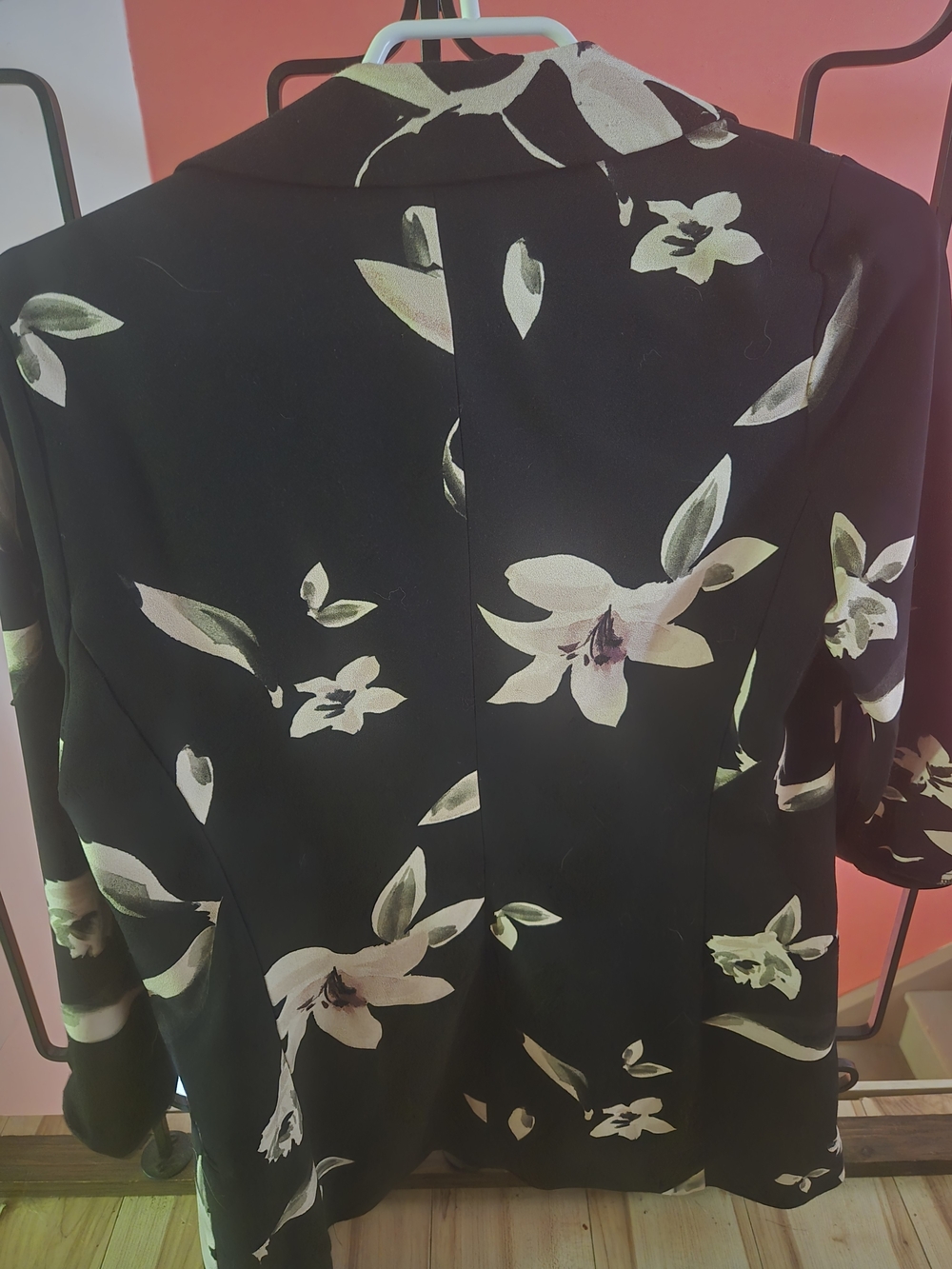 Dynamite Black Blazer with Cream Floral Print - Picture 3 of 3